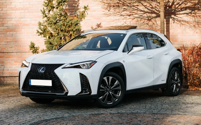 Lexus UX cena 145000 przebieg: 39452, rok produkcji 2020 z Białystok małe 742